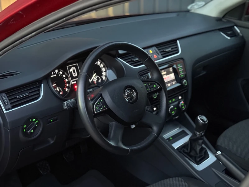 Skoda Octavia, снимка 7 - Автомобили и джипове - 52237932