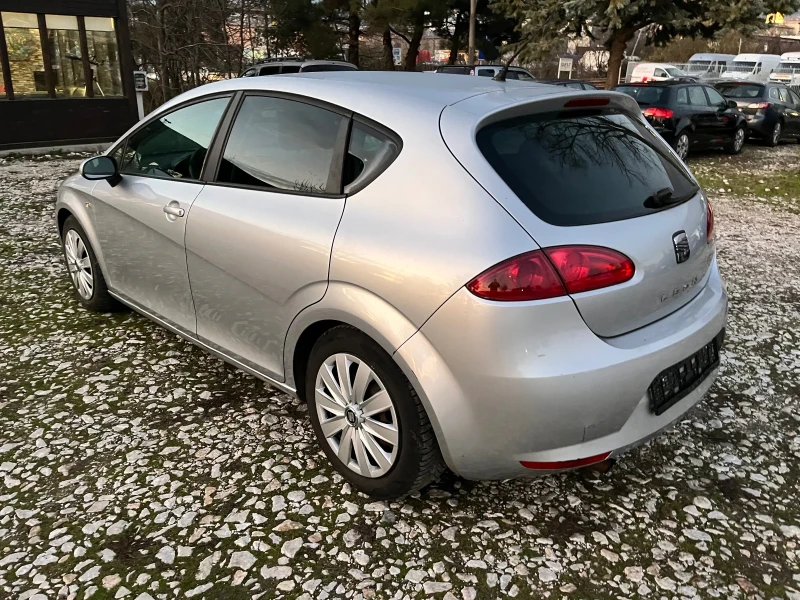 Seat Leon 1.6i 102кс, снимка 6 - Автомобили и джипове - 52839800