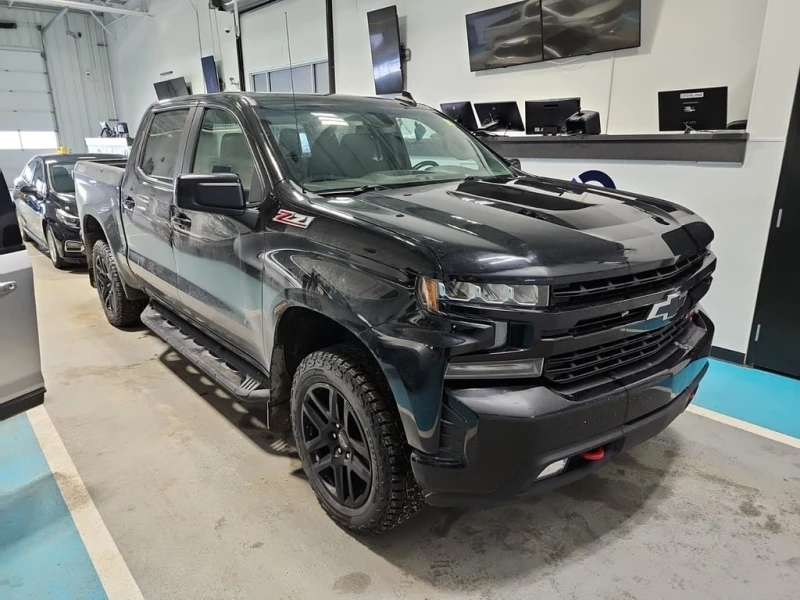 Chevrolet Silverado 2021 LT TRAIL BOSS CREW CAB SHORT BED , снимка 2 - Автомобили и джипове - 53372372