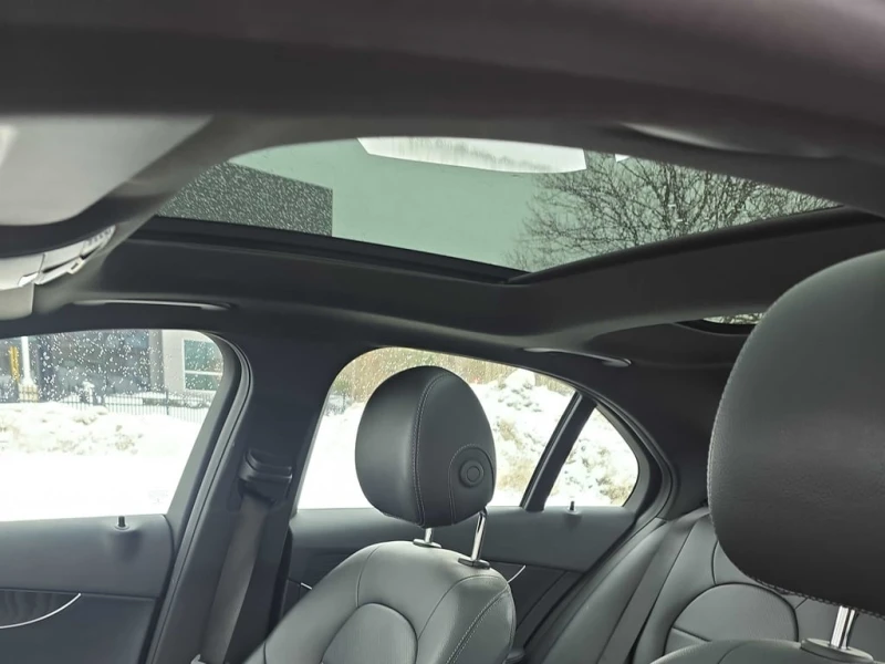 Mercedes-Benz C 300 * CARFAX * ЦЕНА ДО БГ, снимка 12 - Автомобили и джипове - 53443682