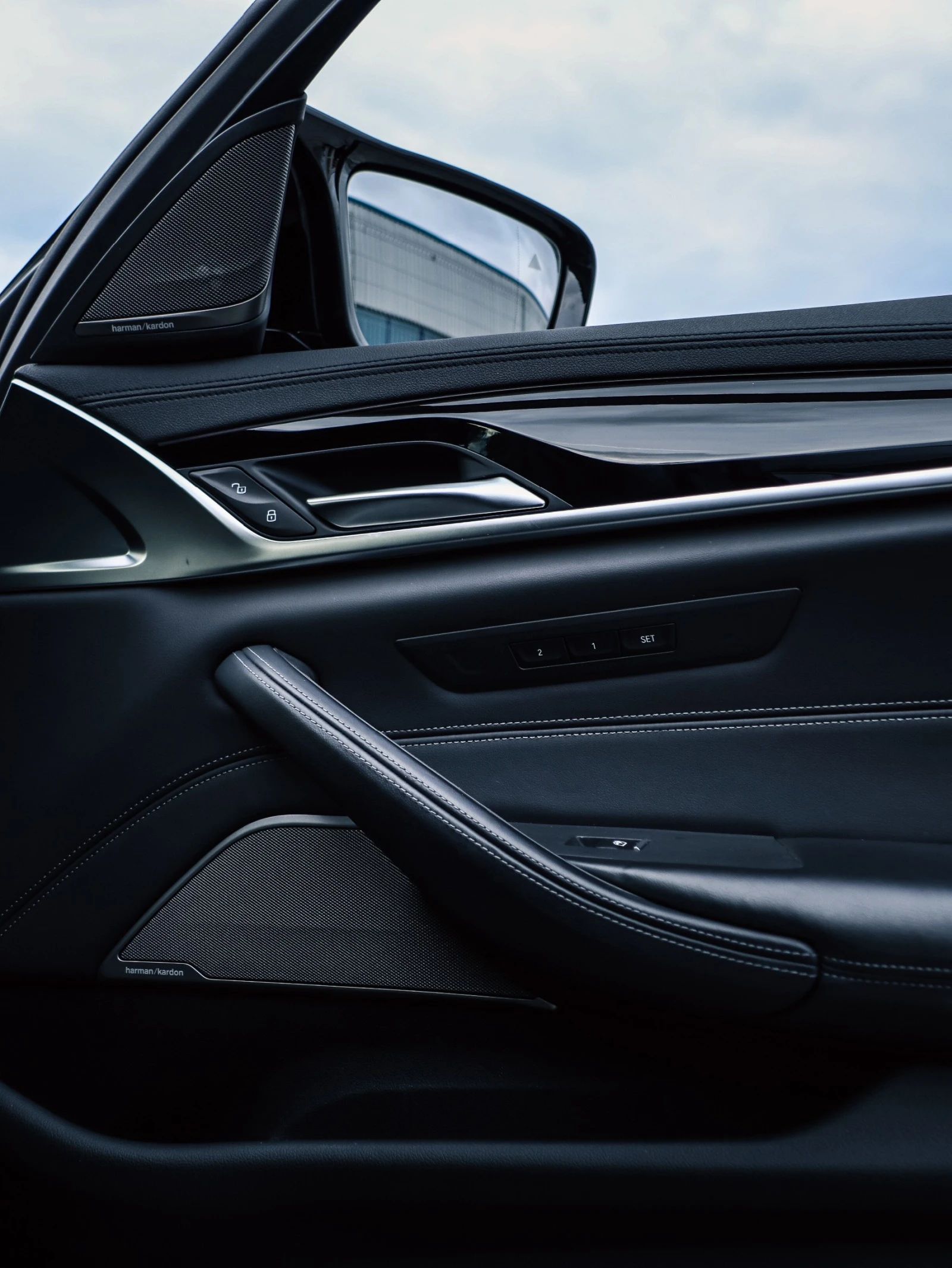 BMW M5 | Mobile.bg   12