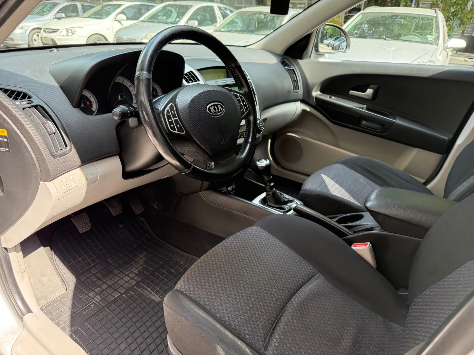 Kia Ceed SW 1.6 - изображение 10