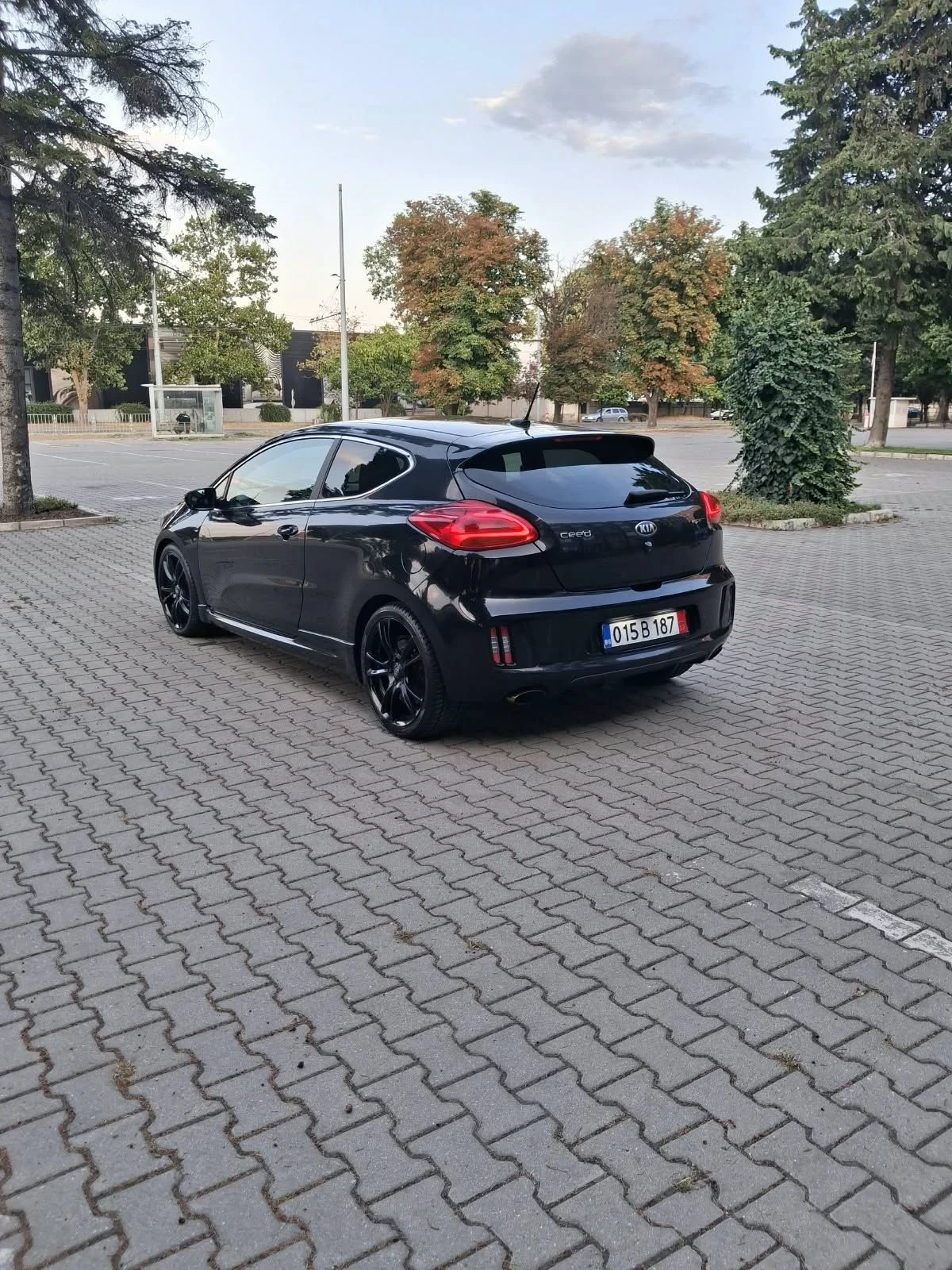Kia Ceed 1.6GT 204�.� | Mobile.bg � ����������� 12