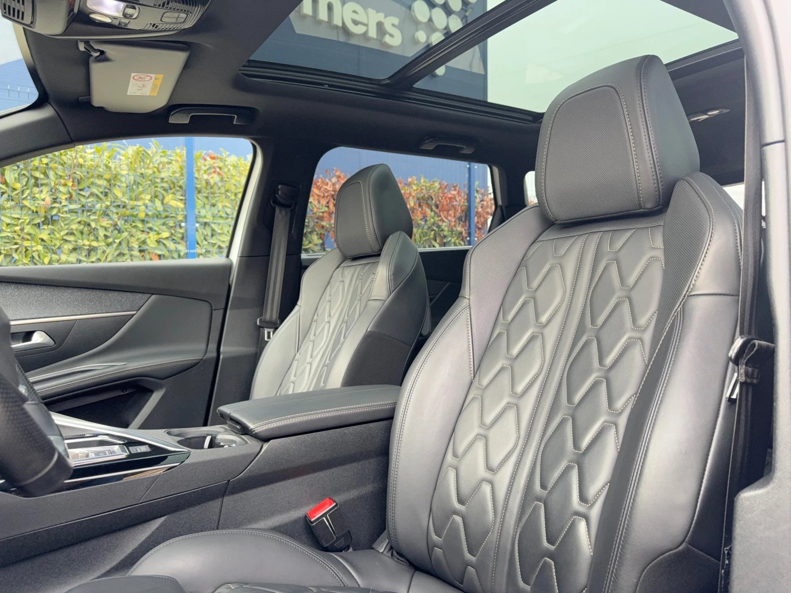 Peugeot 5008 2019-EAT8 GT-LINE/ПОДГРЕВ/ПАНО/МАСАЖ/FOCAL/ИСТОРИЯ, снимка 8 - Автомобили и джипове - 53735983