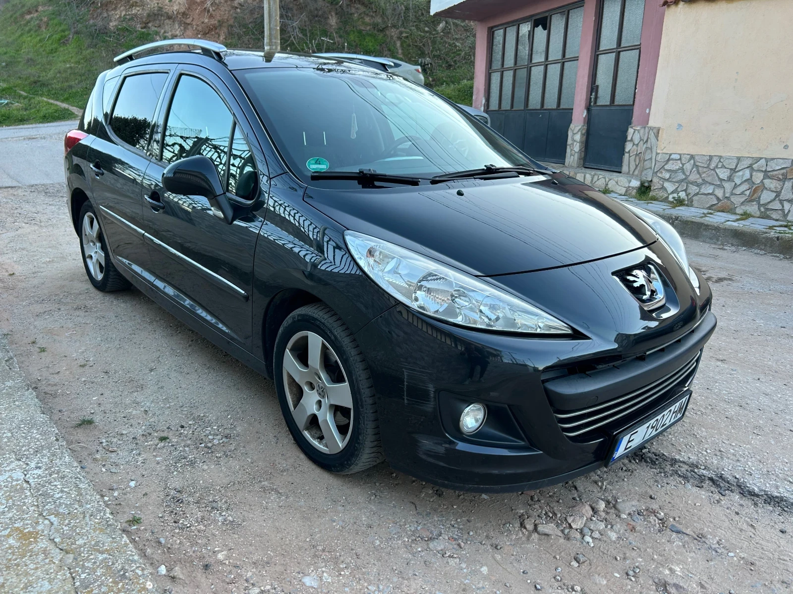 Peugeot 207 1.6 HDI SW ПАНОРАМА, снимка 13 - Автомобили и джипове - 53788876