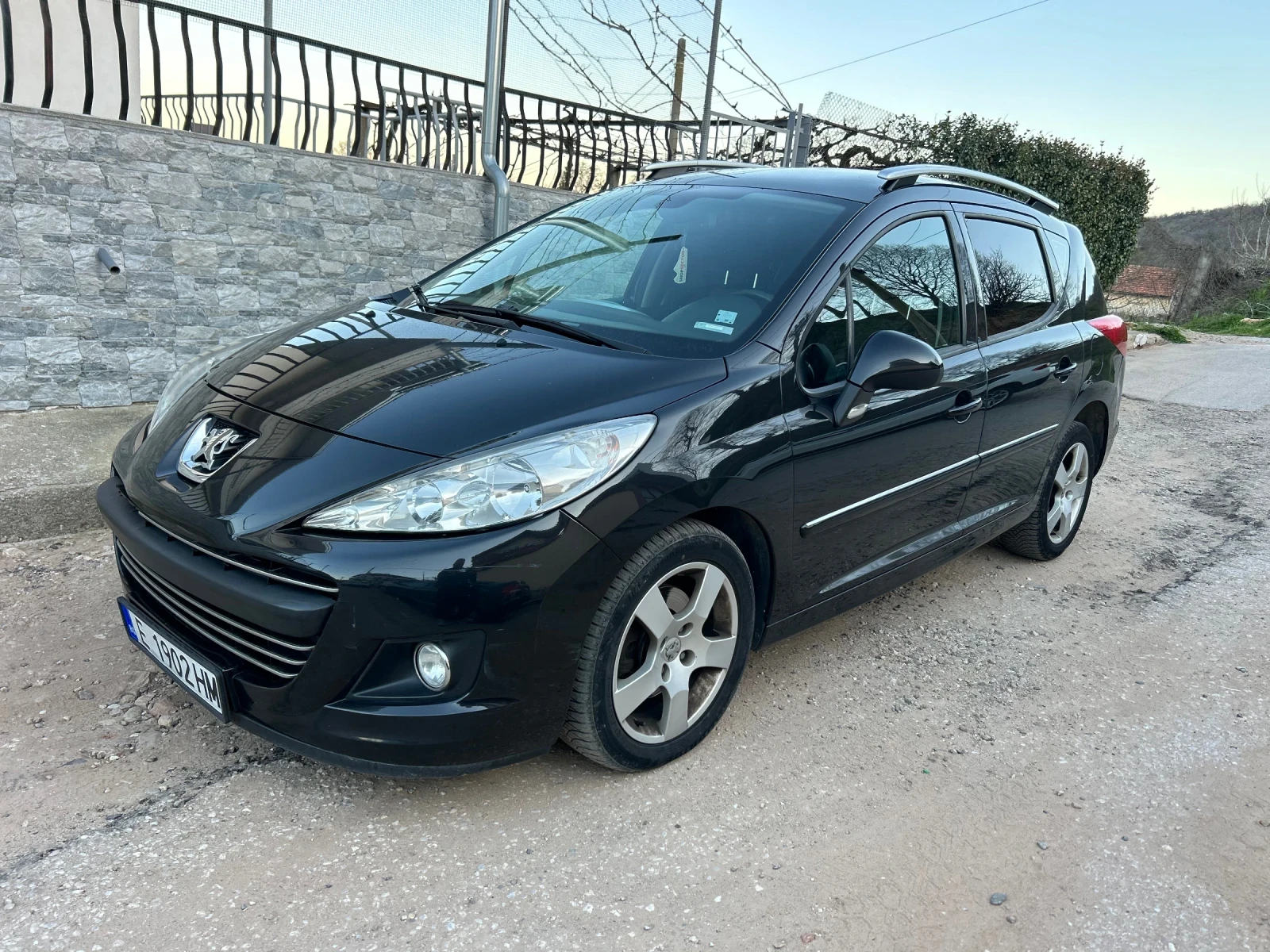Peugeot 207 1.6 HDI SW ПАНОРАМА, снимка 14 - Автомобили и джипове - 53788876