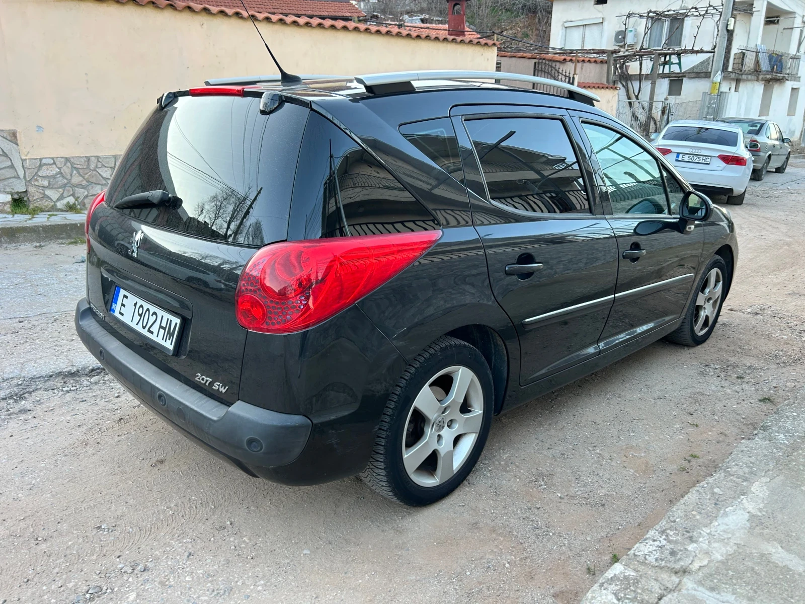 Peugeot 207 1.6 HDI SW ПАНОРАМА, снимка 17 - Автомобили и джипове - 53788876