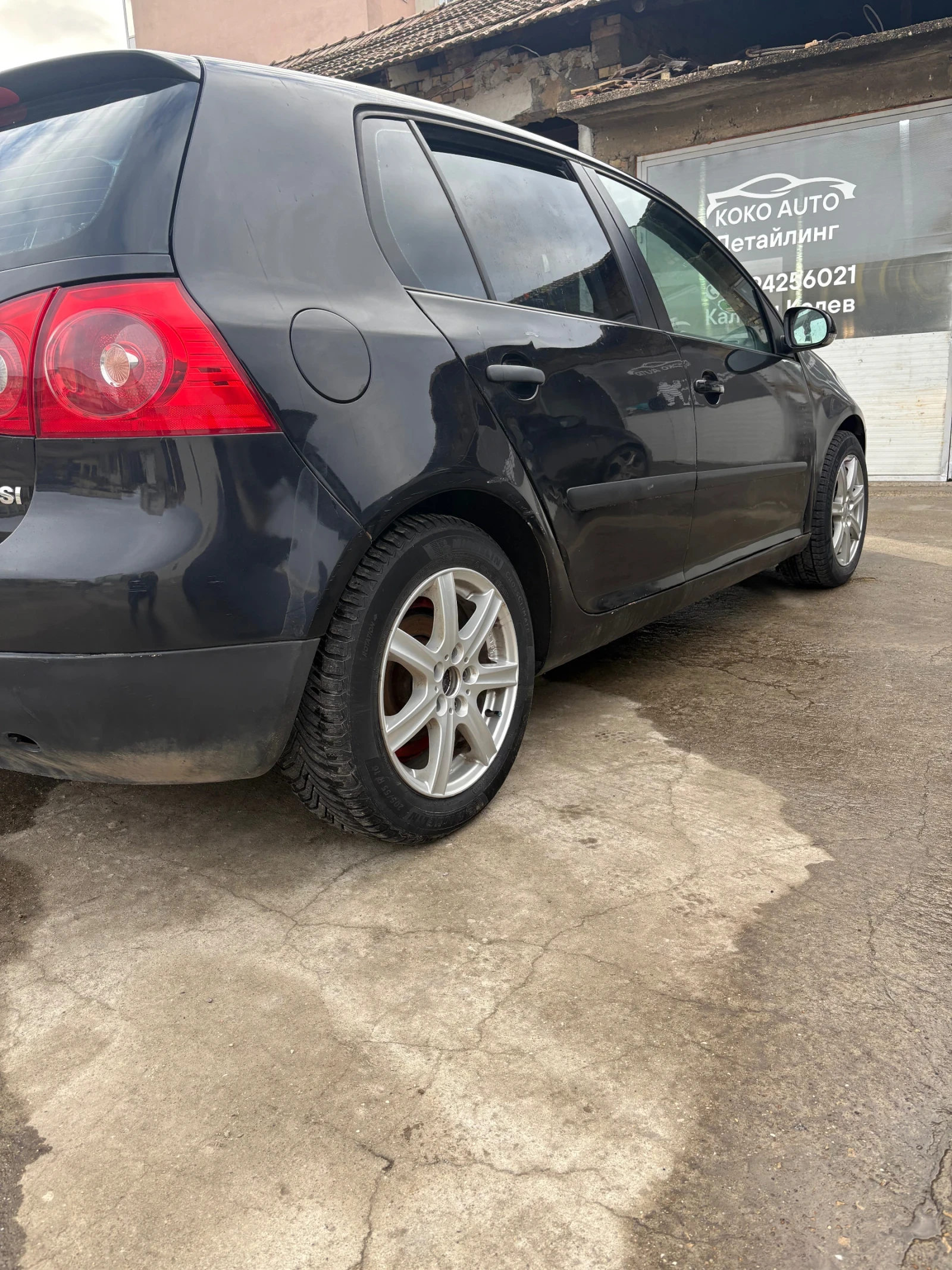 VW Golf 1.6fsi, снимка 4 - Автомобили и джипове - 53806951