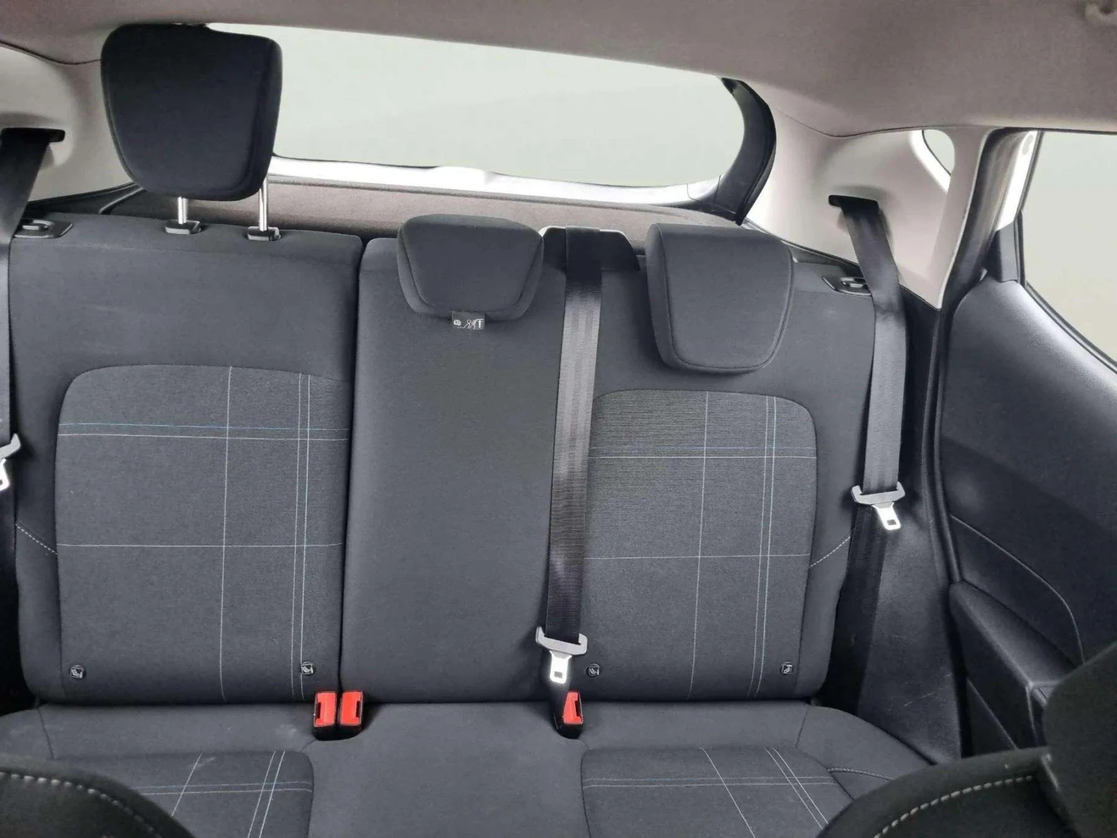 Ford Fiesta 1.1 L, снимка 13 - Автомобили и джипове - 53880475