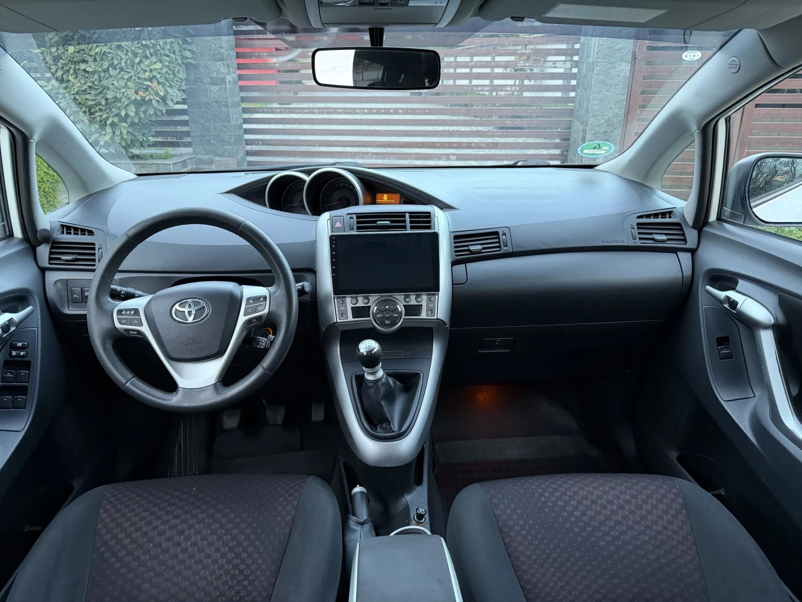 Toyota Verso  1.8 Edition, снимка 7 - Автомобили и джипове - 54035415