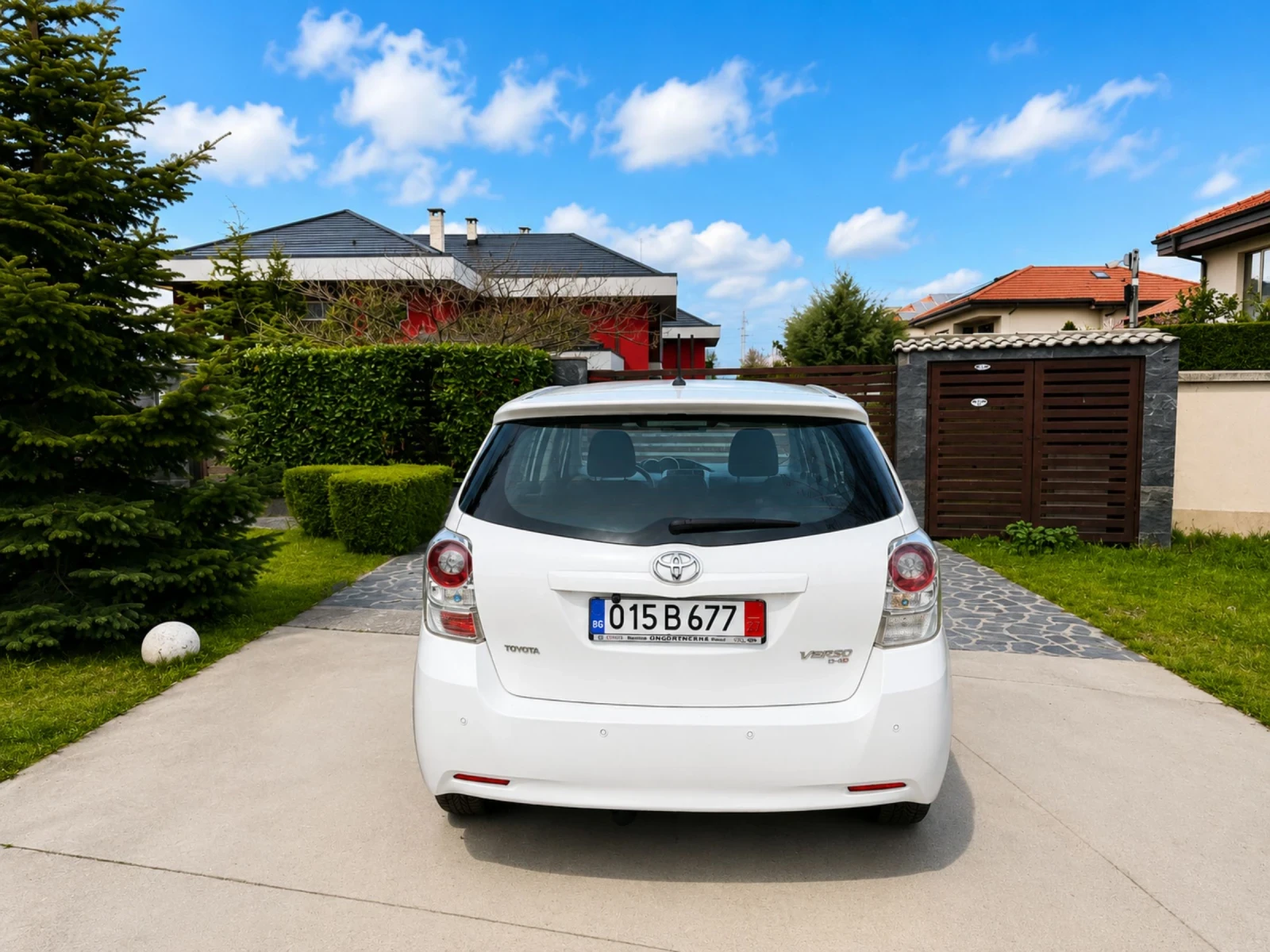 Toyota Verso  1.8 Edition, снимка 5 - Автомобили и джипове - 54035415