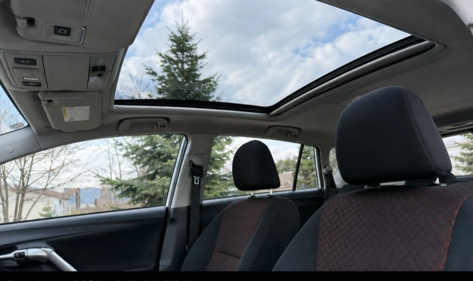 Toyota Verso  1.8 Edition, снимка 12 - Автомобили и джипове - 54035415