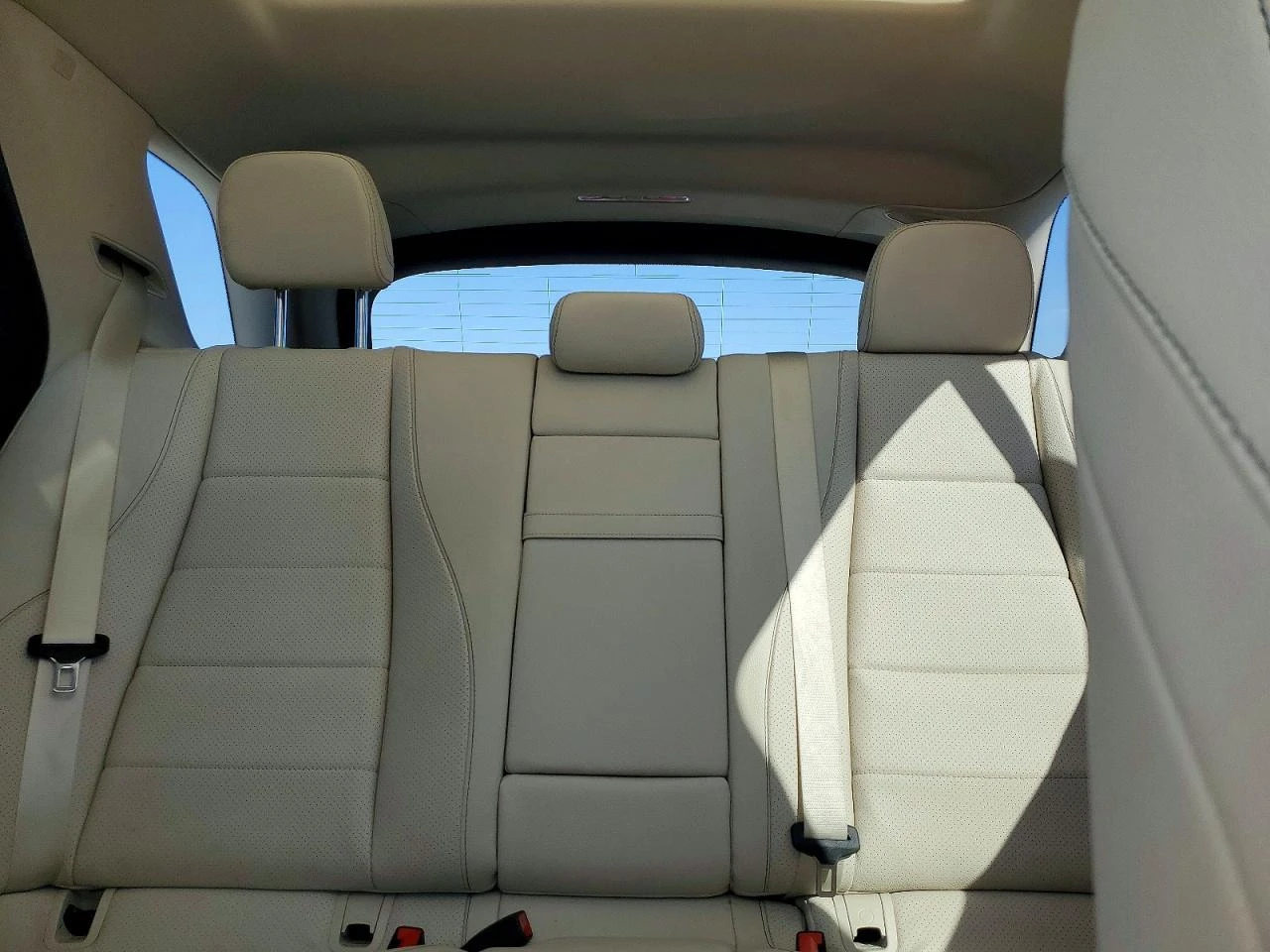 Mercedes-Benz GLE 450 4MATIC AMG PKG| DISTR| ПАНО| BURMESTER| ЩОРИ, снимка 10 - Автомобили и джипове - 54060826