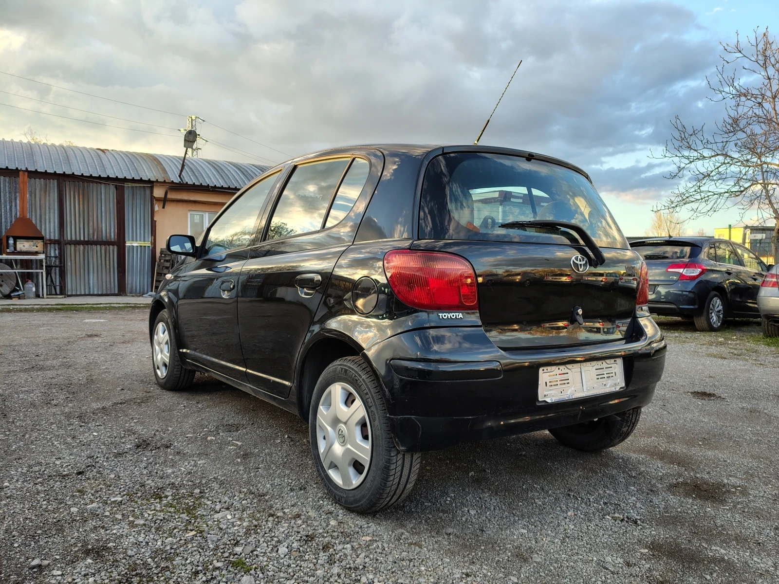 Toyota Yaris, снимка 4 - Автомобили и джипове - 54223488