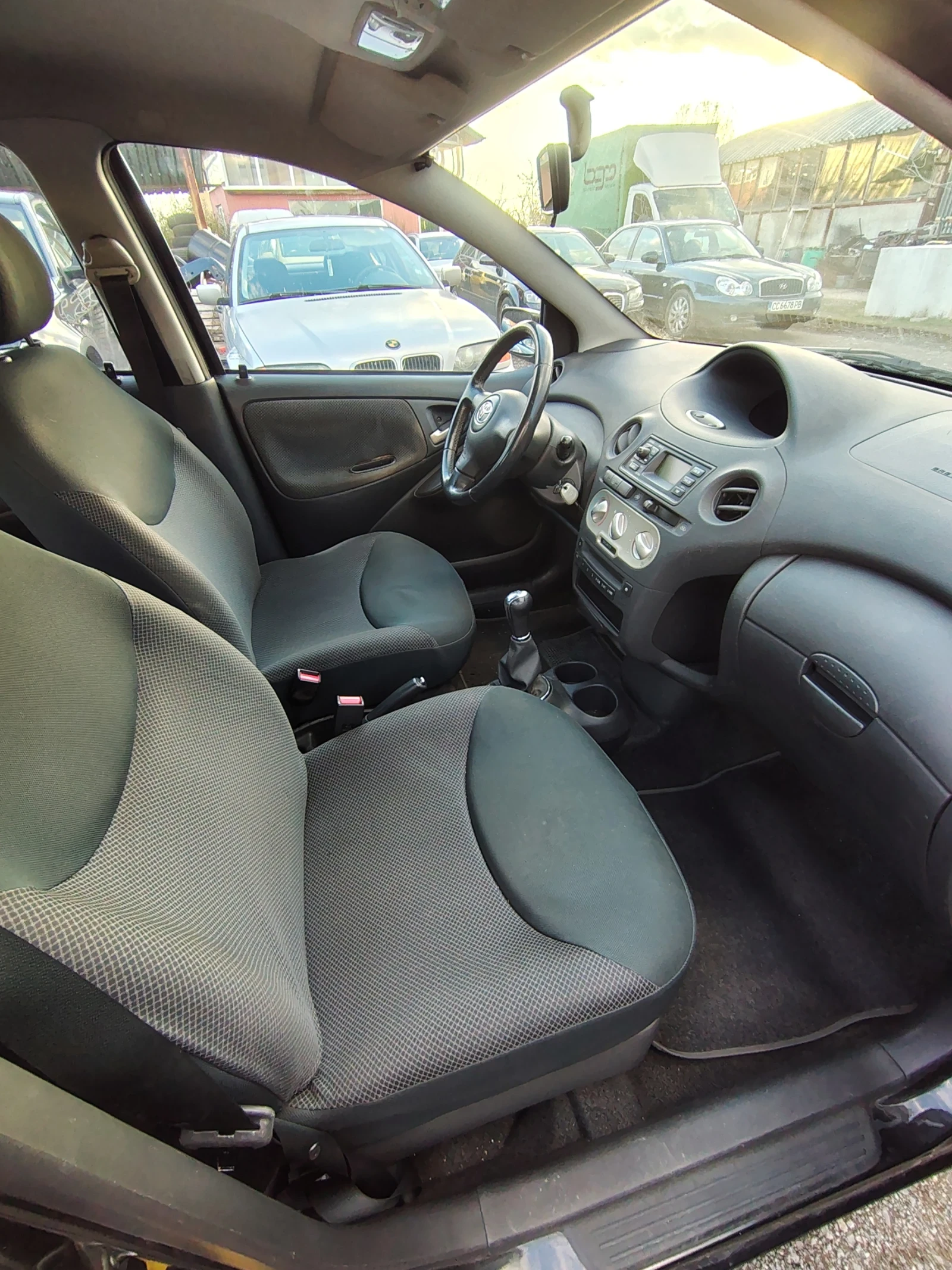 Toyota Yaris, снимка 6 - Автомобили и джипове - 54223488