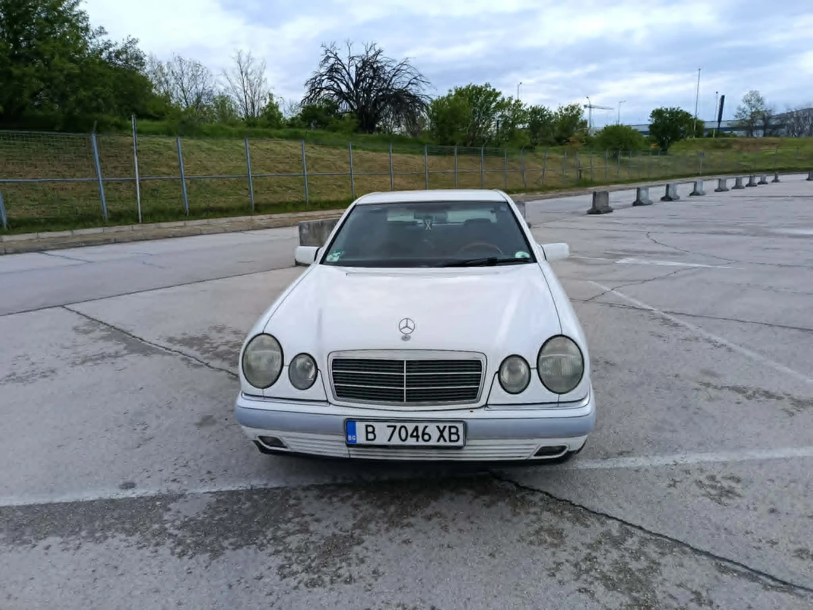 Mercedes-Benz 230 2.3, снимка 4 - Автомобили и джипове - 54377209