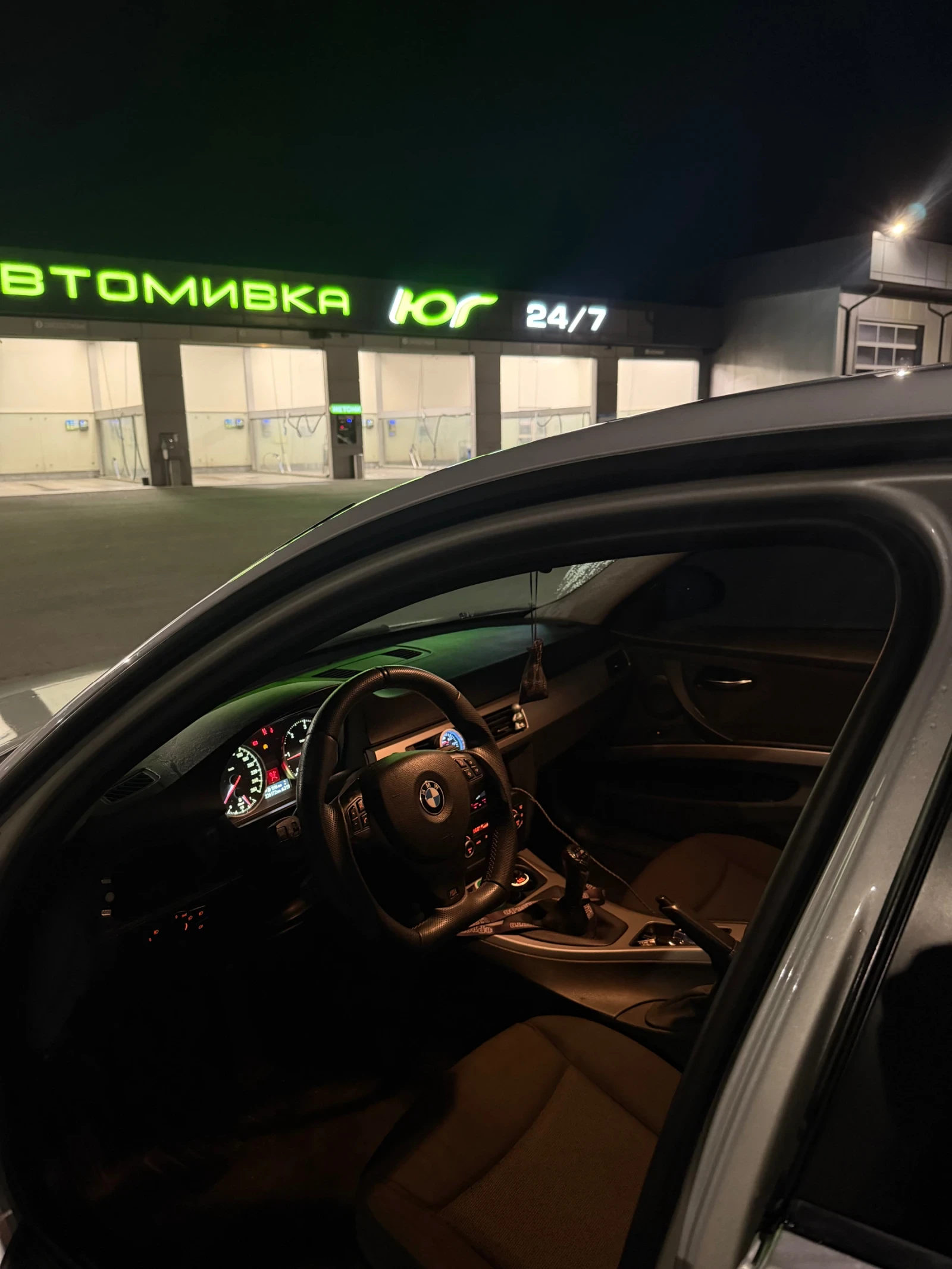 BMW 318, снимка 11 - Автомобили и джипове - 54497052