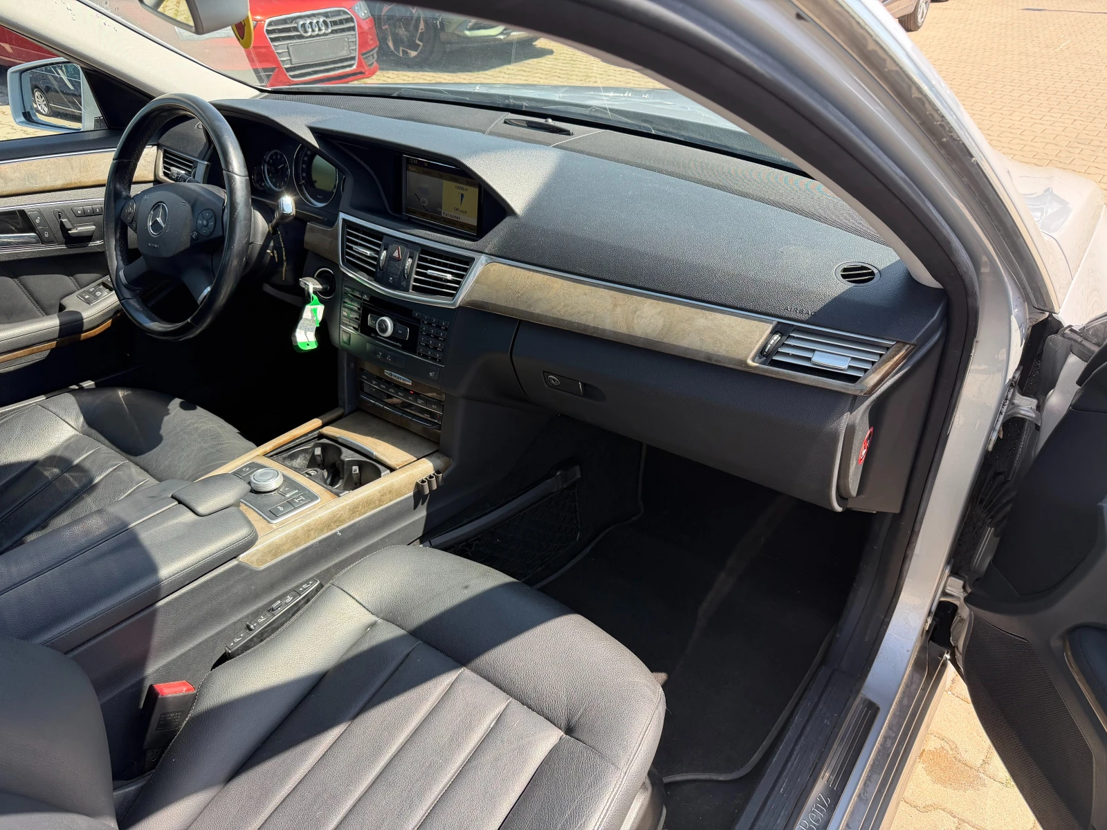 Mercedes-Benz E 350 CDI 4MATIC AIRMATIC/NAVI/KOJA EURO 5, снимка 11 - Автомобили и джипове - 55091203