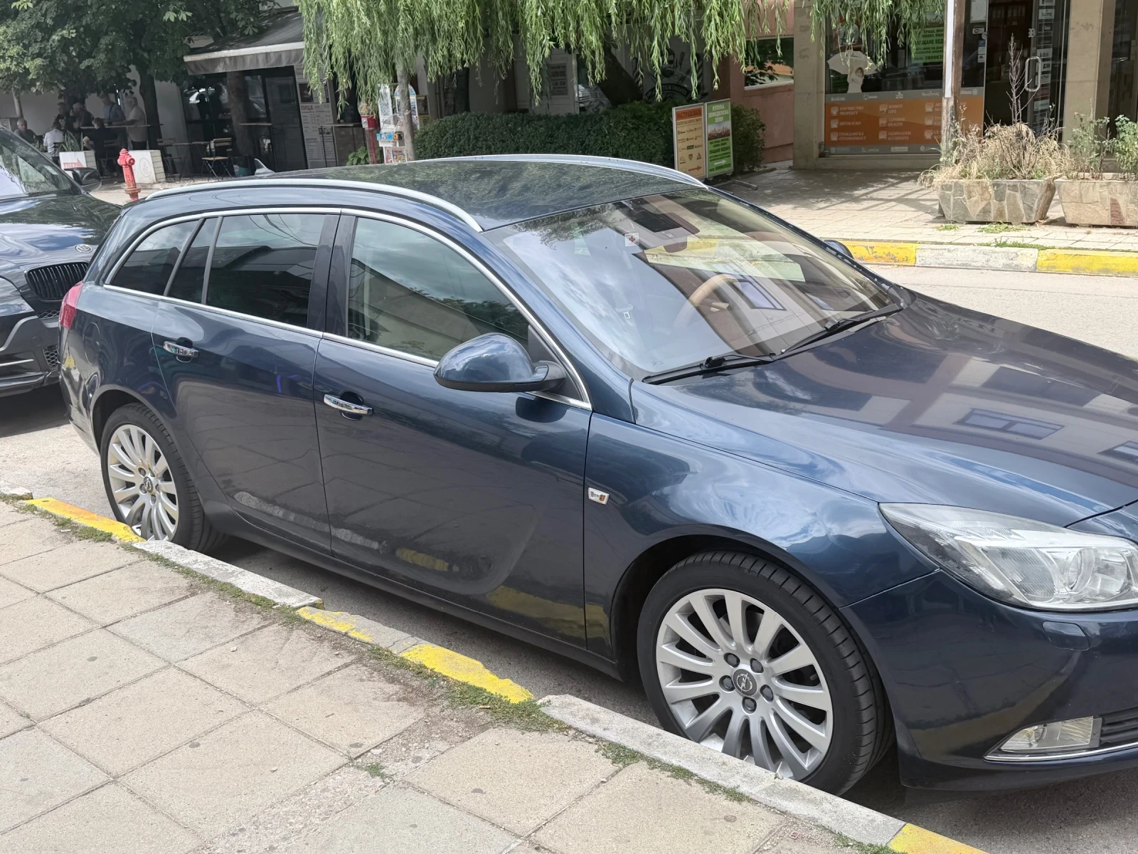 Opel Insignia Комби, снимка 2 - Автомобили и джипове - 55276771