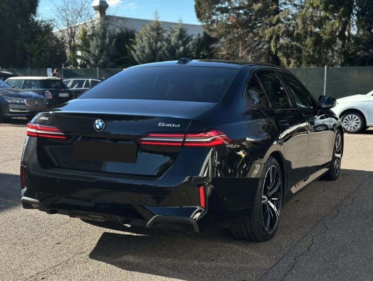 BMW 540 d* xDrive* Bowers* M Sport* HUD* LED, снимка 2 - Автомобили и джипове - 55299127