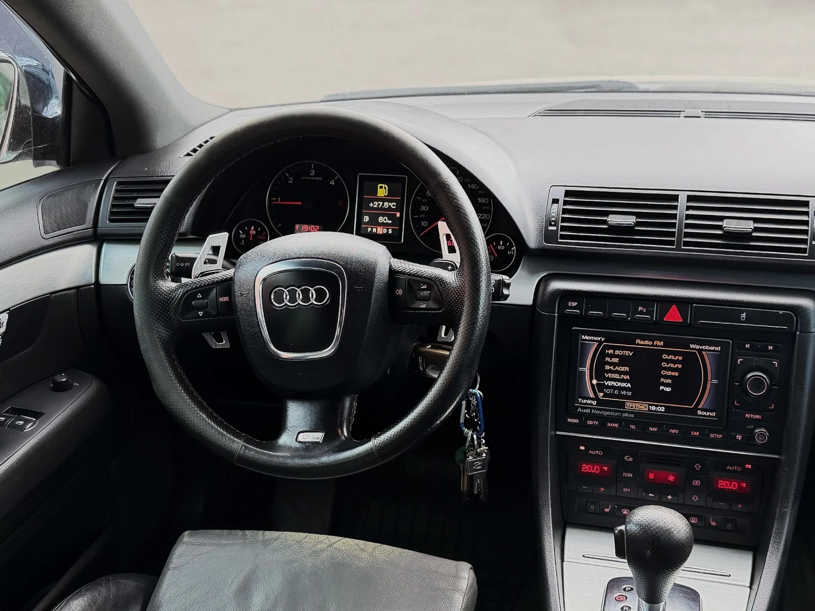 Audi A4 2.0 TDI, снимка 10 - Автомобили и джипове - 55354910