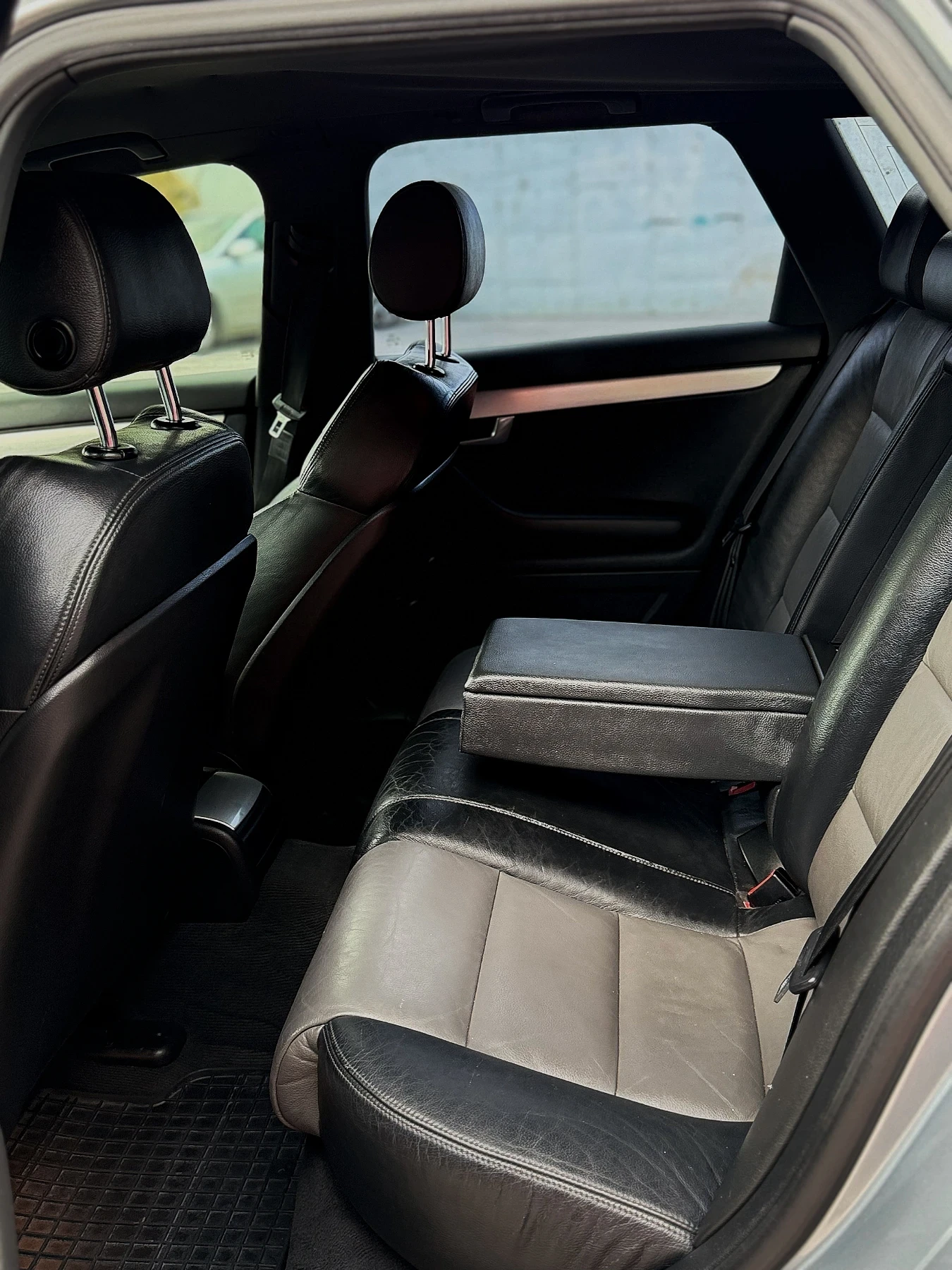 Audi A4 2.0 TDI, снимка 8 - Автомобили и джипове - 55354910