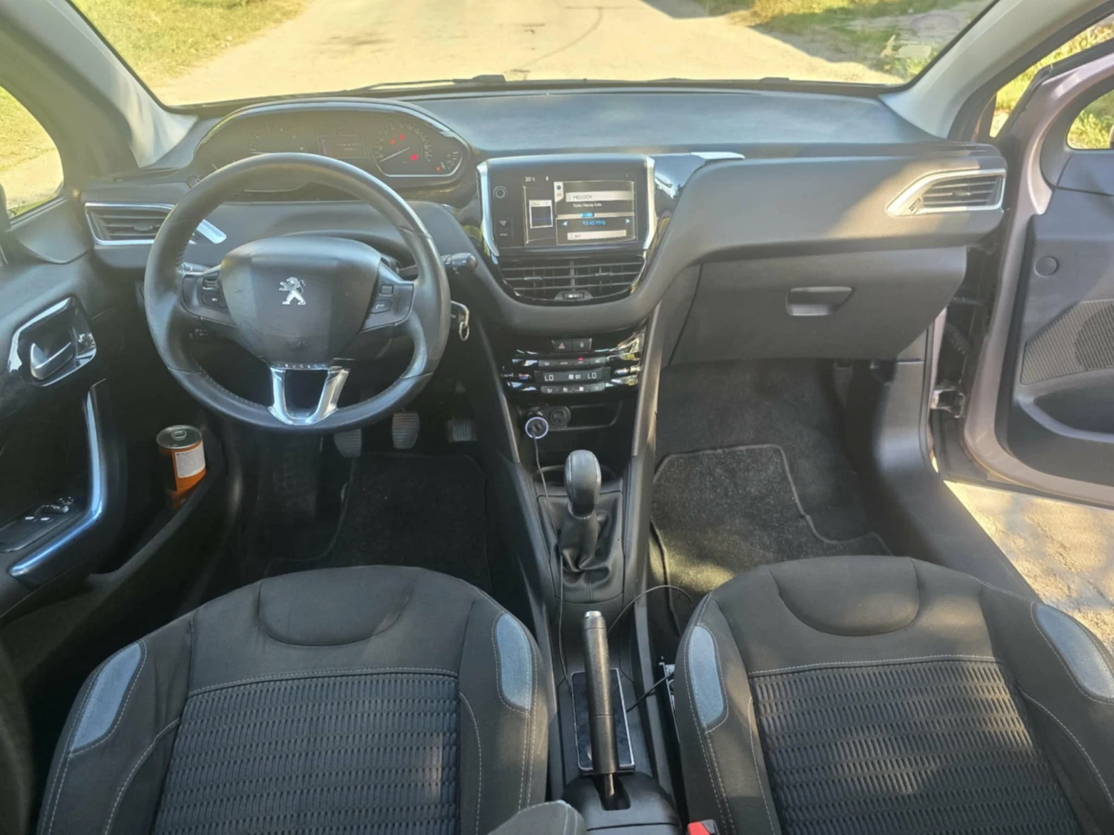 Peugeot 208 1.6i LED NAVI CLIMATRONIK , снимка 10 - Автомобили и джипове - 55530267