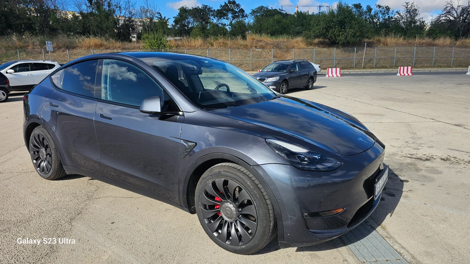 Tesla Model Y Performance full екстри, снимка 6 - Автомобили и джипове - 55766387