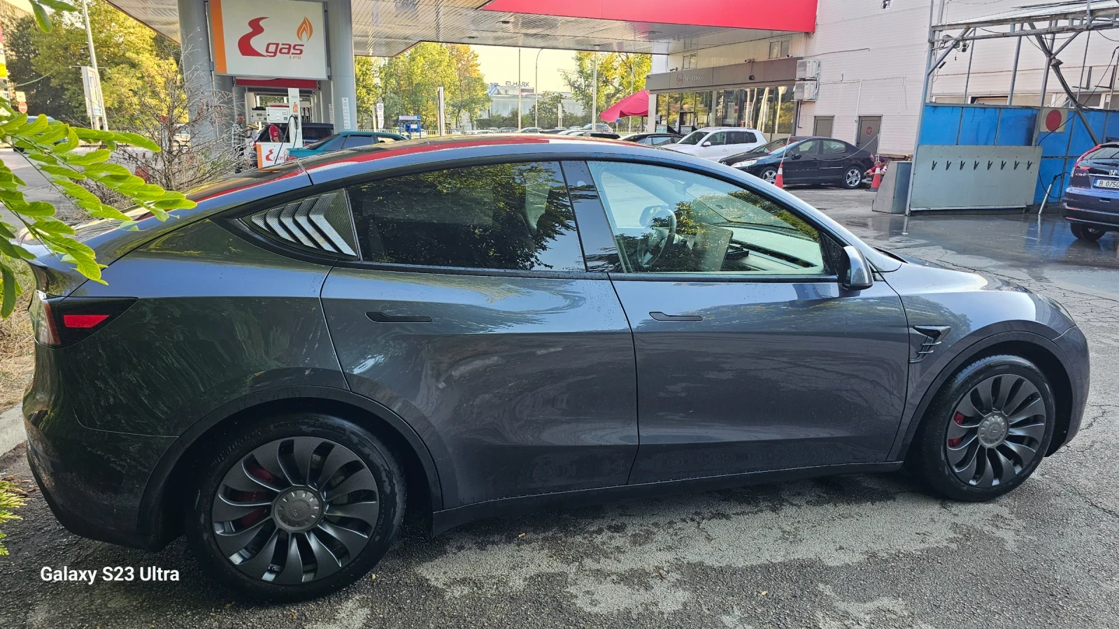 Tesla Model Y Dual motor long range, снимка 7 - Автомобили и джипове - 55766387