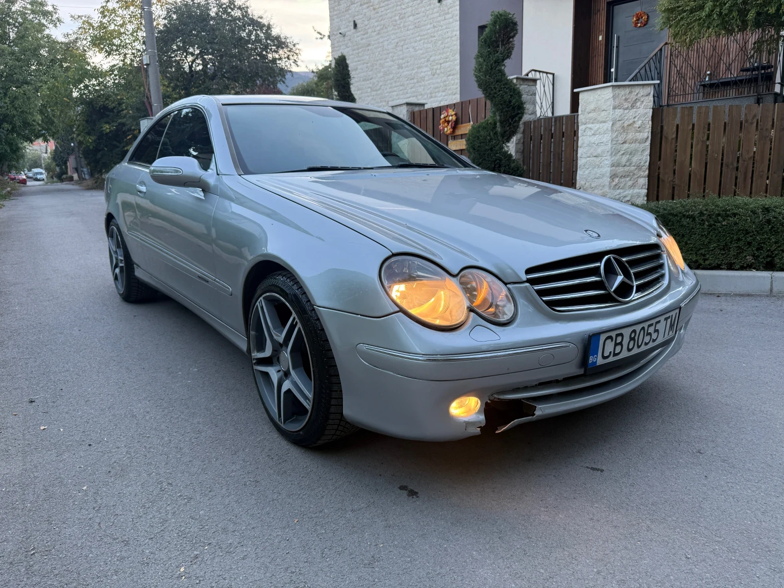 Mercedes-Benz CLK 270 CDI Avantgarde Автоматик, снимка 3 - Автомобили и джипове - 56339555
