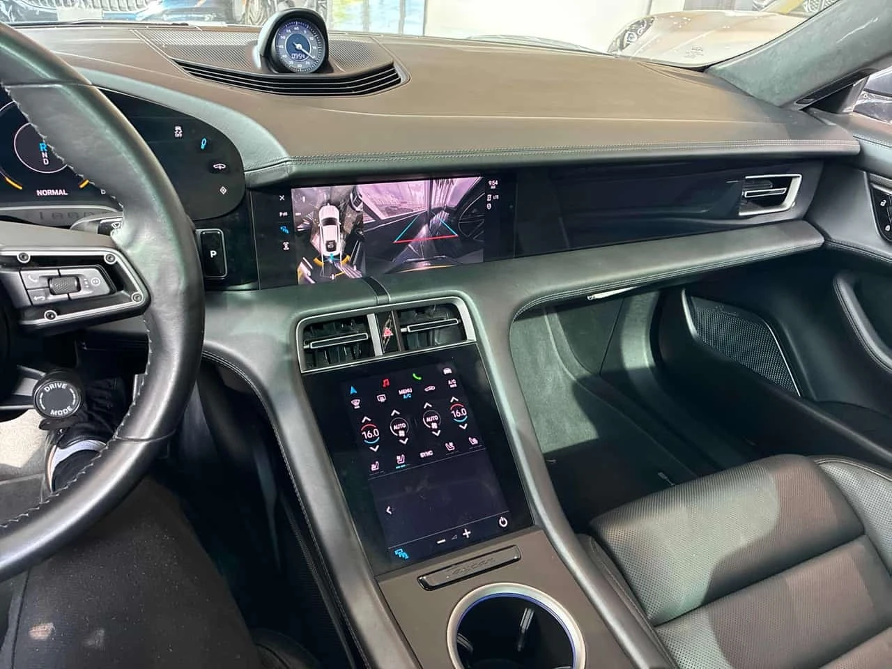 Porsche Taycan Turbo  CARFAX | Mobile.bg � ����������� 9