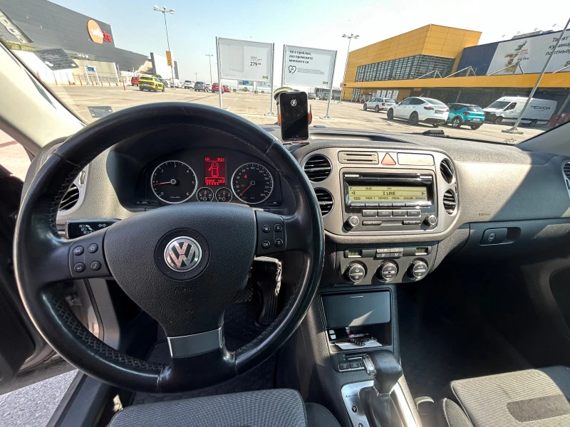 VW Tiguan, снимка 9 - Автомобили и джипове - 47006348