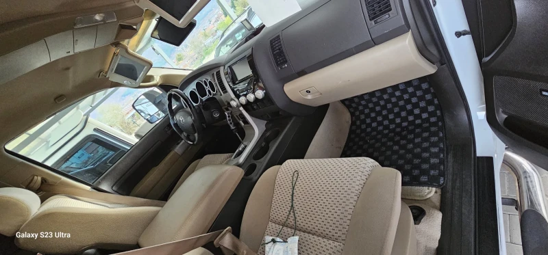 Toyota Tundra, снимка 8 - Автомобили и джипове - 47998467