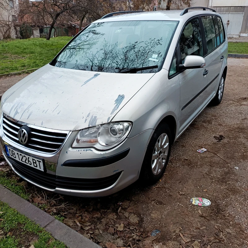 VW Touran 1.6i, снимка 2 - Автомобили и джипове - 53043426