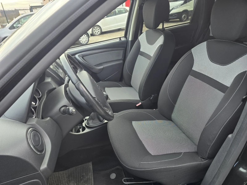Dacia Duster 1.6бензин 115кс навигация , снимка 11 - Автомобили и джипове - 53278713