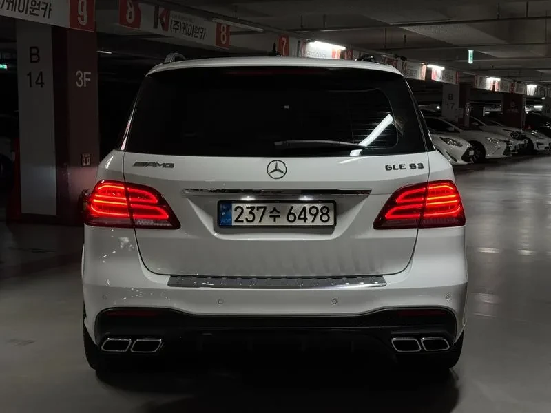 Mercedes-Benz GLE 63 AMG W166 Amg 4Matic, снимка 4 - Автомобили и джипове - 56001157