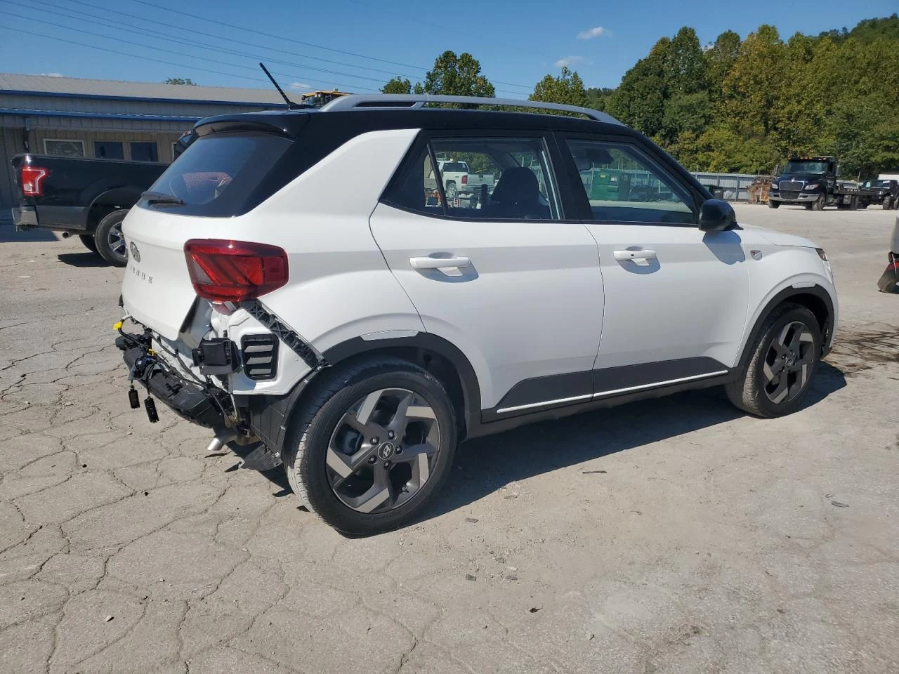 Hyundai Venue LIMITED - изображение 3