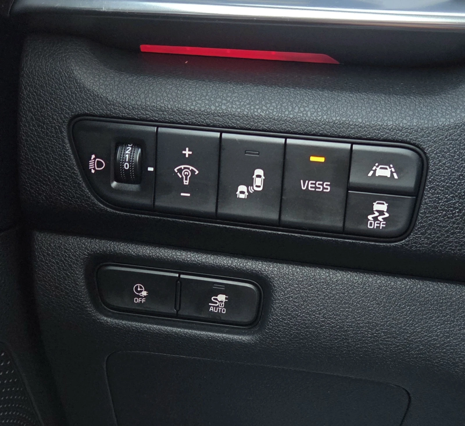 Kia Niro 64KWh/Premium/СЕРВИЗНА КНИЖКА, снимка 14 - Автомобили и джипове - 54273530