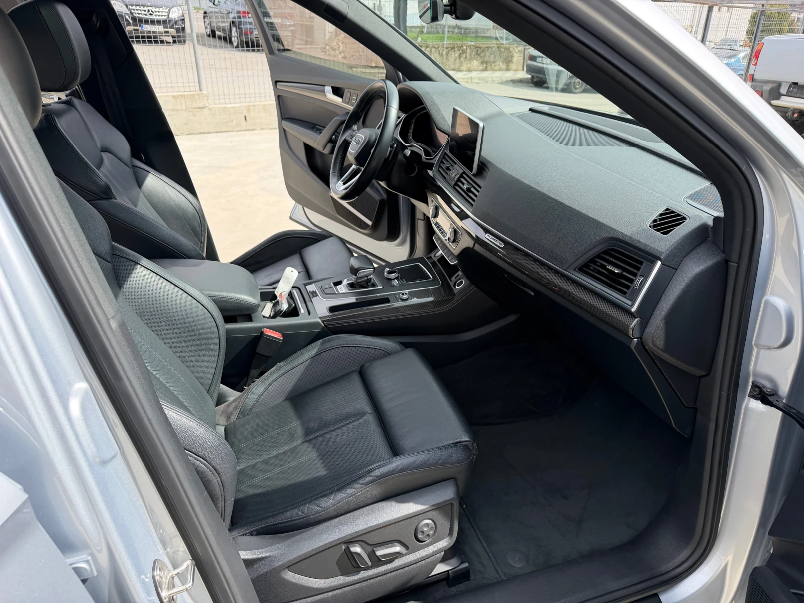 Audi SQ5 HEAD UP/ 360 CAMERA / PANORAMA, снимка 12 - Автомобили и джипове - 54298370