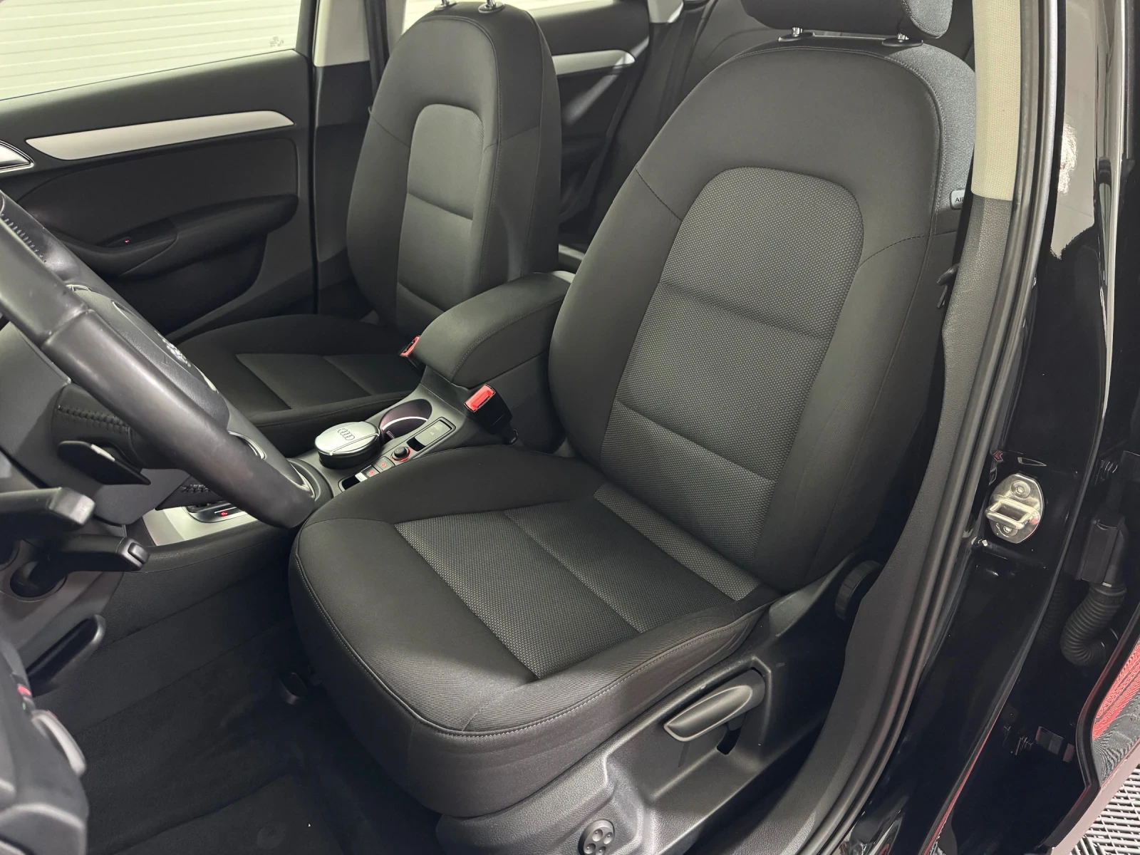 Audi Q3 2.0 TDI QUATTRO - S-TRONIC - EDITION SPORT , снимка 13 - Автомобили и джипове - 54586607