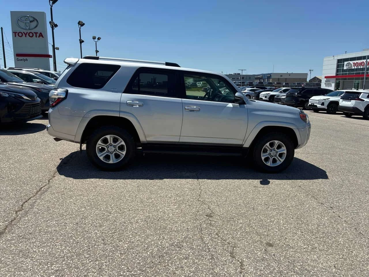 Toyota 4runner * 4WD * CARFAX * ОПЦИЯ ЗА ФИНАНСИРАНЕ, снимка 3 - Автомобили и джипове - 55012194