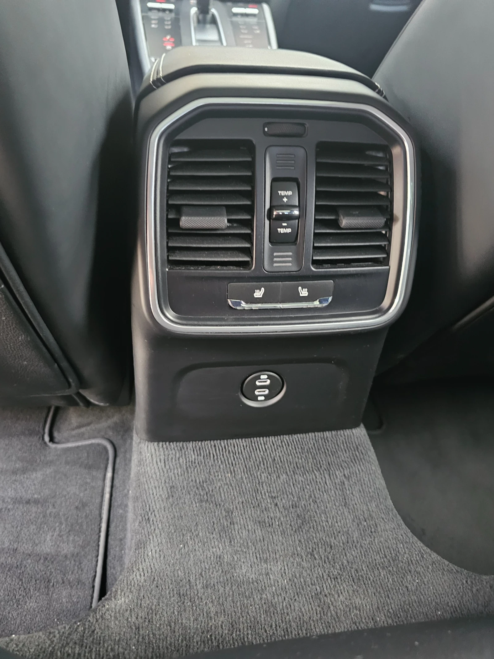 Porsche Macan 2.0 T, снимка 15 - Автомобили и джипове - 55101494