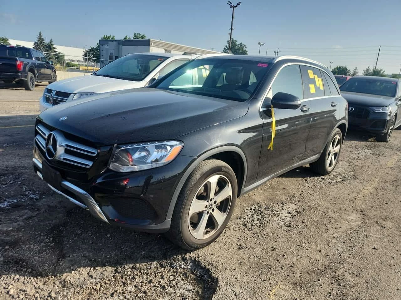 Mercedes-Benz GLC 300 * CARFAX * 2 ЧИФТА ГУМИ * АВТОКРЕДИТ * 