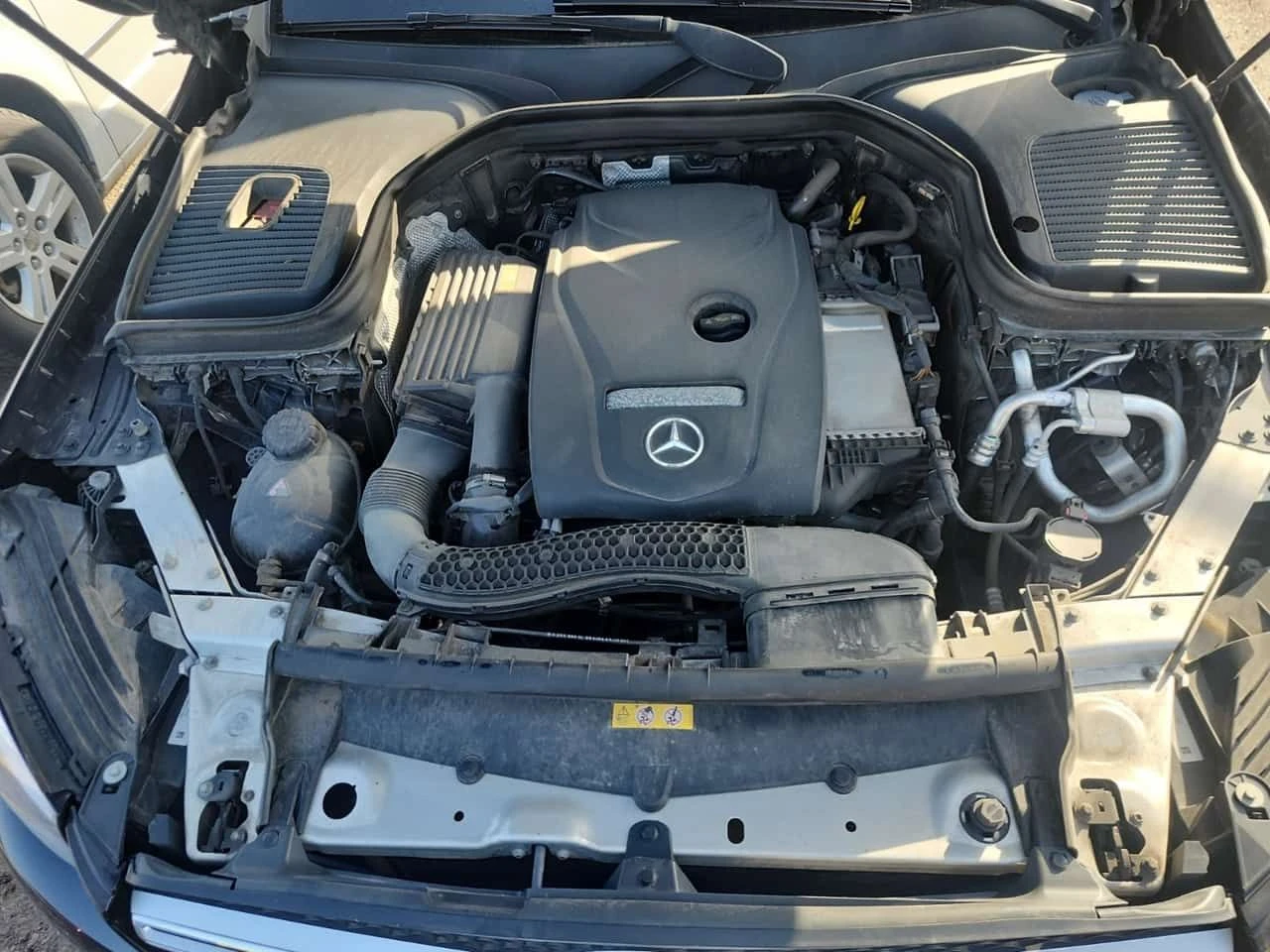 Mercedes-Benz GLC 300 * CARFAX * 2 ЧИФТА ГУМИ * АВТОКРЕДИТ * , снимка 16 - Автомобили и джипове - 55177110
