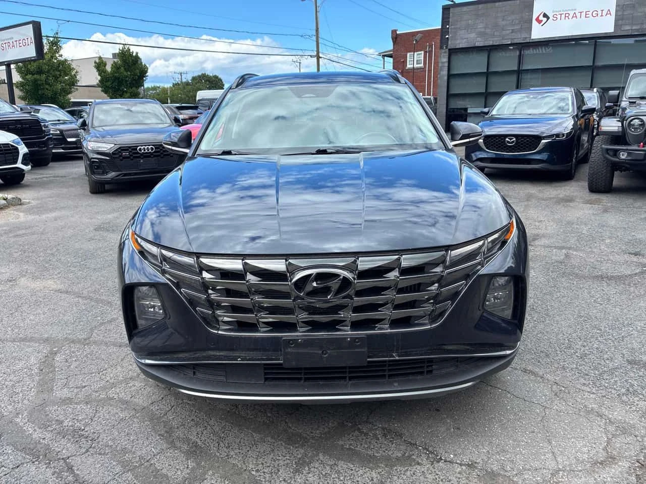 Hyundai Tucson Luxury | CARFAX | АВТОКРЕДИТ БЕЗ ПЪРВОНАЧАЛНА , снимка 2 - Автомобили и джипове - 55667818
