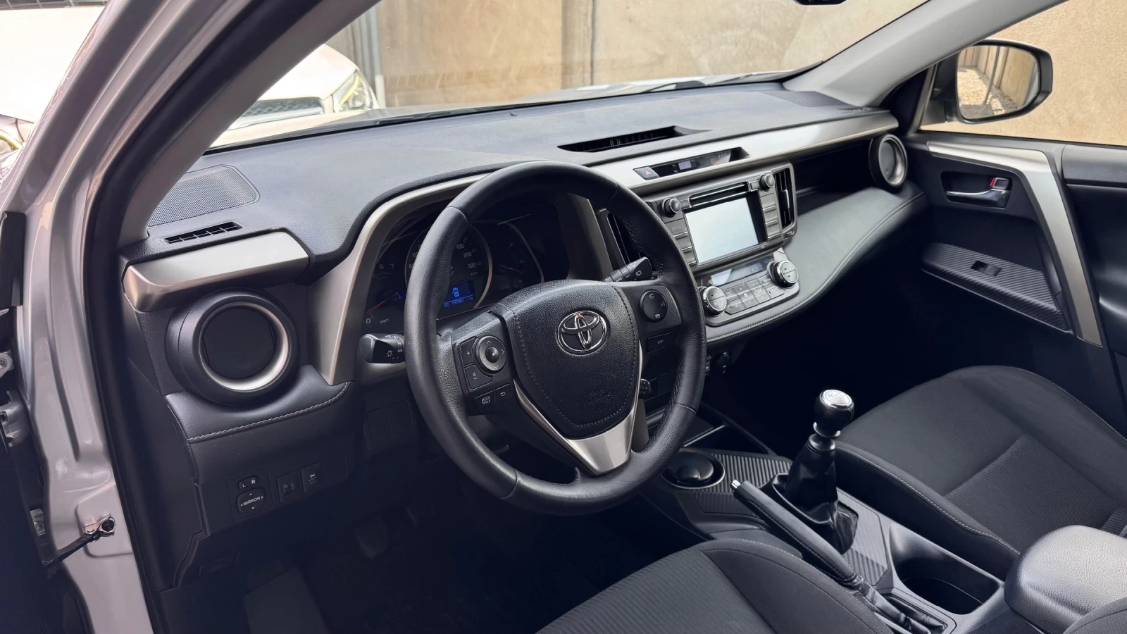 Toyota Rav4 2.0D-4D 124кс * ПЕРФЕКТЕН* , снимка 10 - Автомобили и джипове - 56139856