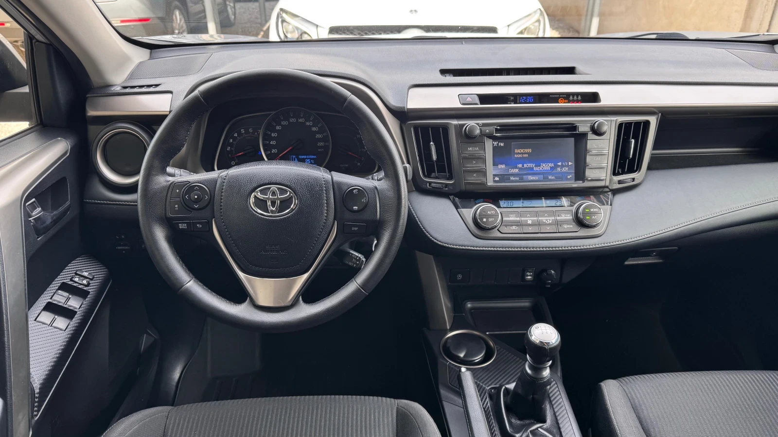 Toyota Rav4 2.0D-4D 124кс * ПЕРФЕКТЕН* , снимка 13 - Автомобили и джипове - 56139856