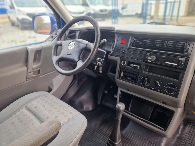 VW Transporter 2.5TDI, снимка 14 - Бусове и автобуси - 47809223