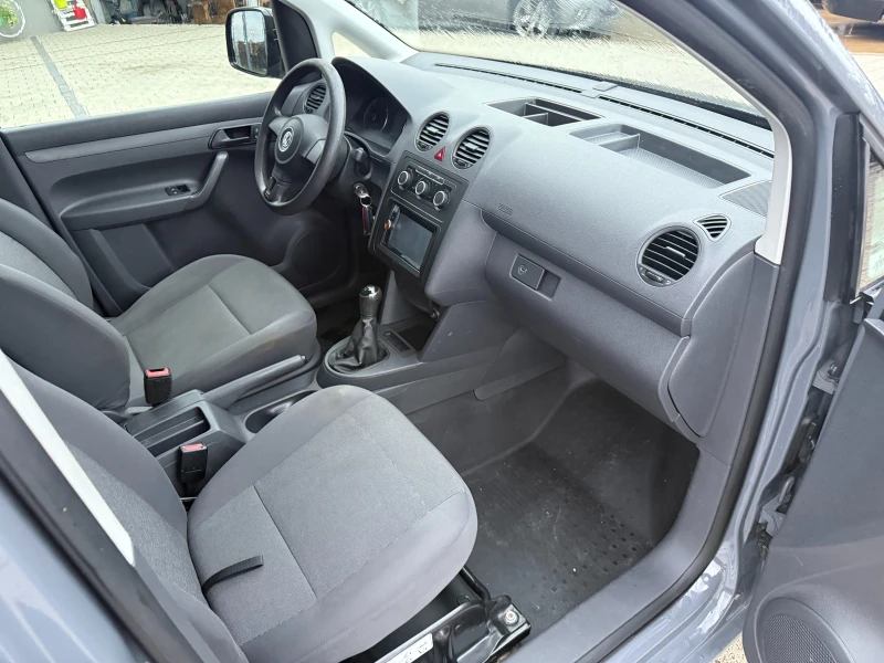 VW Caddy 1.6TDI Maxi Климатик Euro 5b , снимка 9 - Бусове и автобуси - 53124088