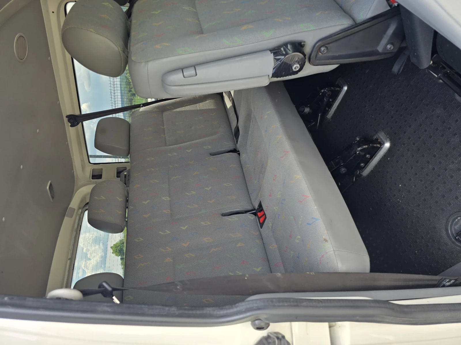 VW T5 CARAVELLE 2.5TDI Long 7+ 1 , снимка 11 - Бусове и автобуси - 54941987